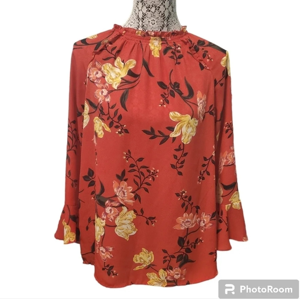 Old Navy Women's Red Floral Blouse Bell Sleeve M Tall